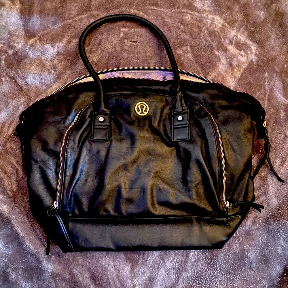 Large lulu duffel bag